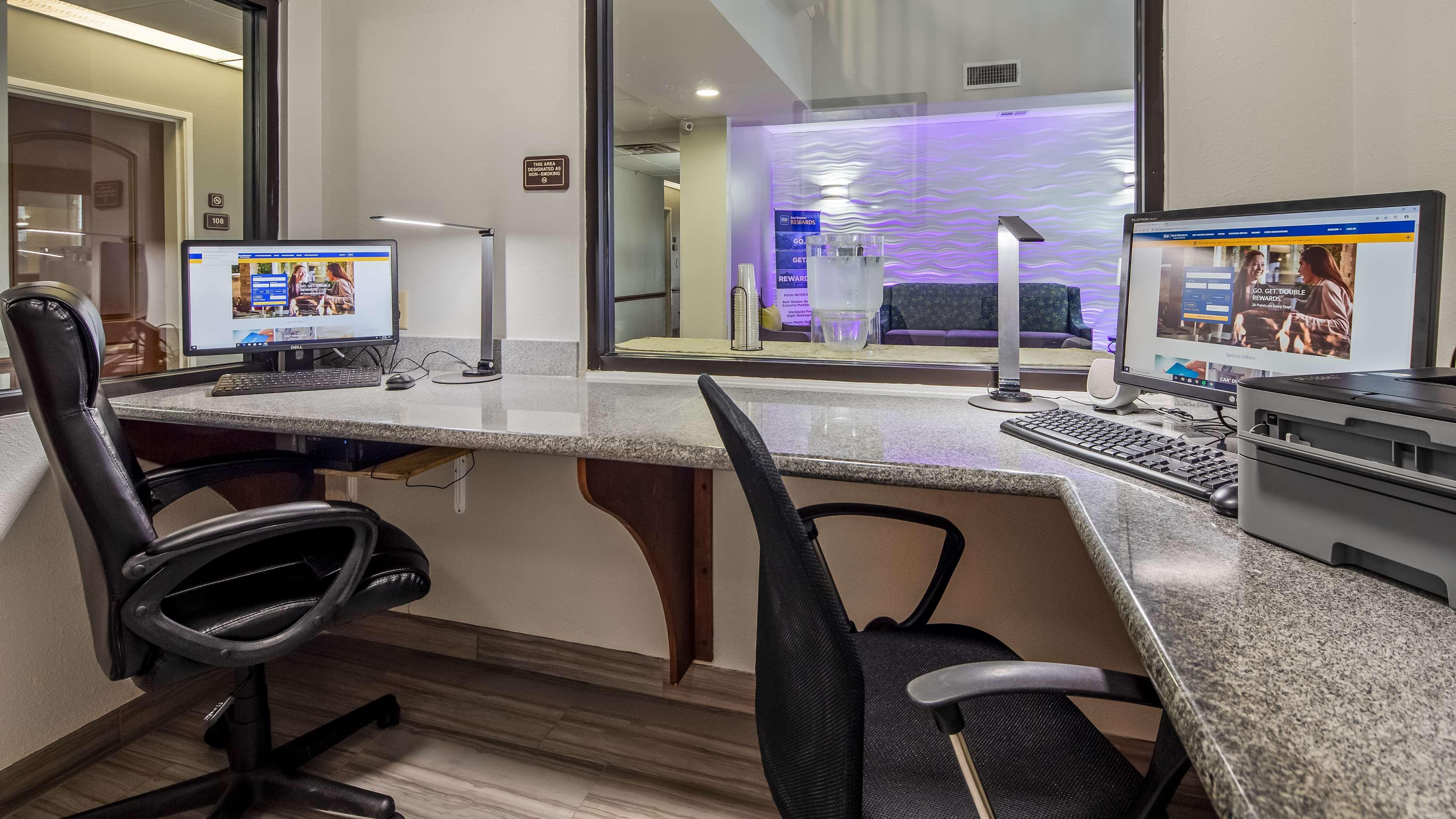 Best Western Executive Inn Корсикана Экстерьер фото